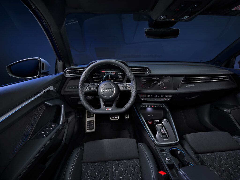 Audi'nin Yeni Gözdesi: 2025 Model S3 Tanıtıldı