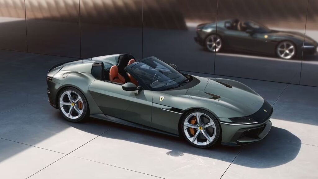 Ferrari'nin Yeni Harikası: 12Cilindri ve Spider Versiyonu