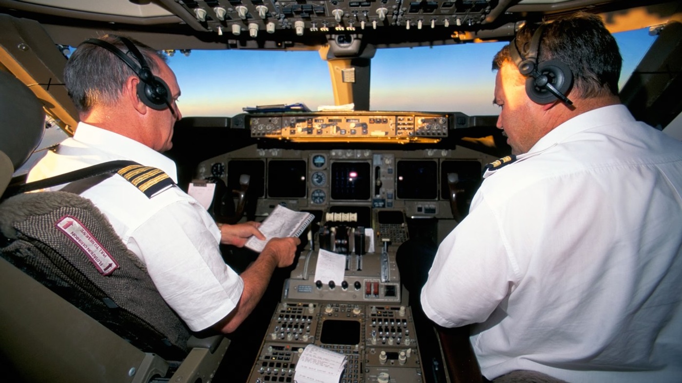 How Does Autopilot Work in Aircraft?