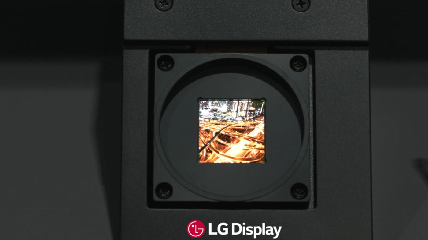 LG, 3D Görüntüleyebilen Yeni Akıllı Saat Ekranını Tanıttı