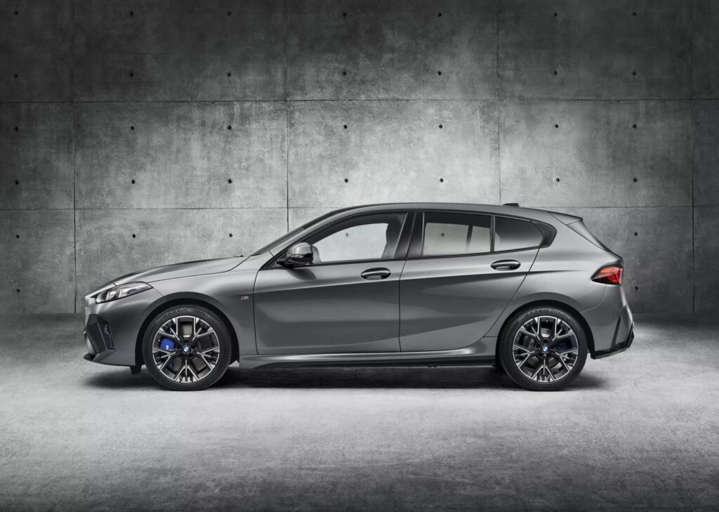 2024 BMW 1 Serisi Tanıtıldı: Yenilenen Tasarım, Özellikleri ve Fiyatı