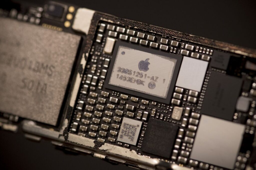 Apple Continues to Develop Its Own Modems