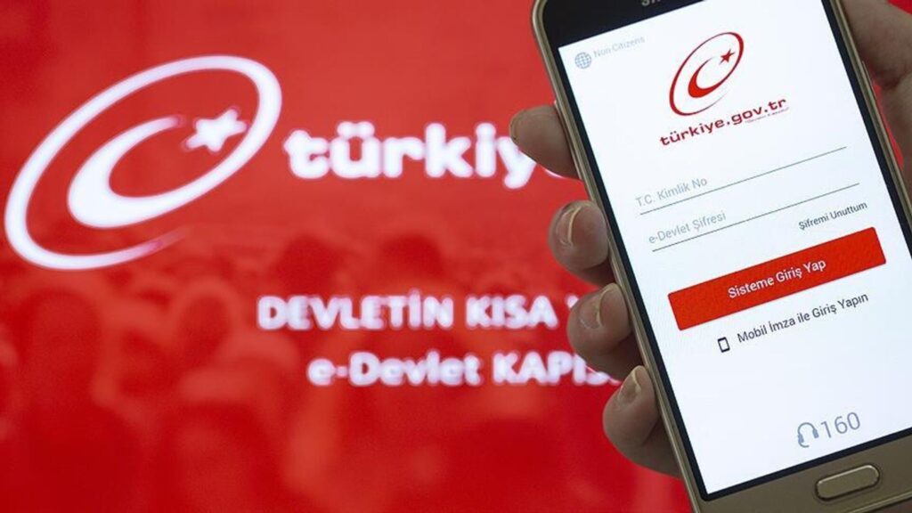 Türkiye'de e-Devlet Kullanımı Artıyor, Memnuniyet Oranı %94,8'e Ulaştı