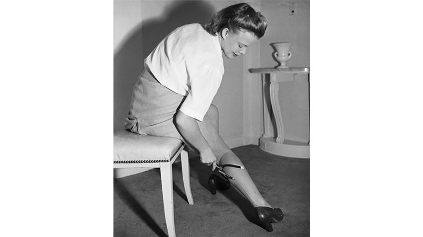 Women's Beauty Solution During the War: Liquid Stockings