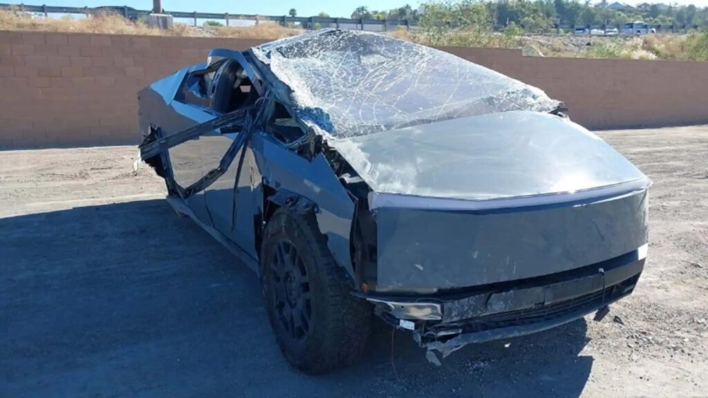 Tesla Cybertruck's First Deliveries Making Headlines in Mexico with Accidents