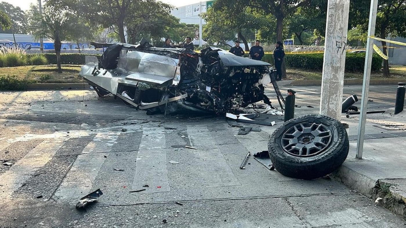 Tesla Cybertruck's First Deliveries Making Headlines in Mexico with Accidents